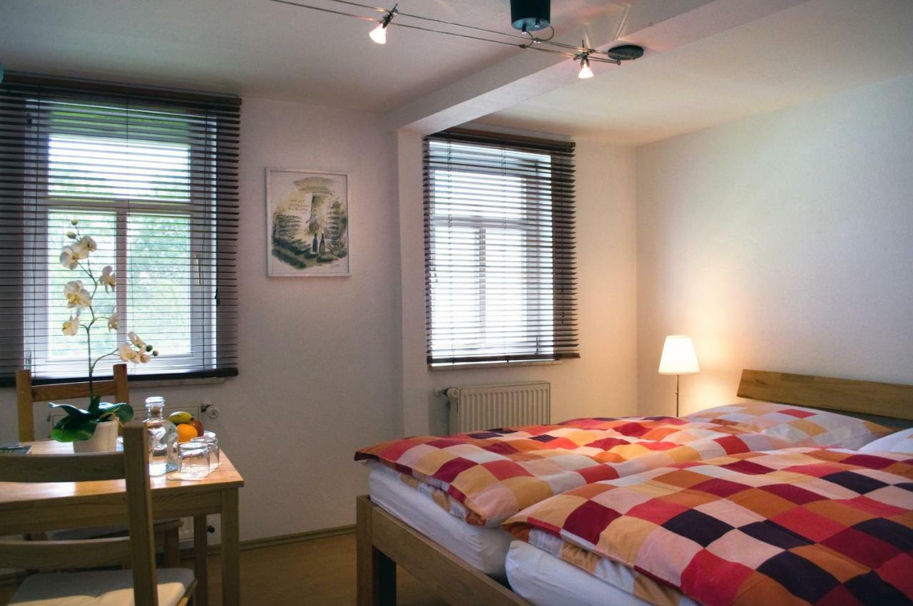 Gaestezimmer Der Adler Wirtschaft 하텐하임 외부 사진